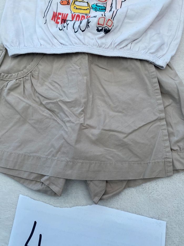 Très bel ensemble short jupe t-shirt 4 ans - photo numéro 3