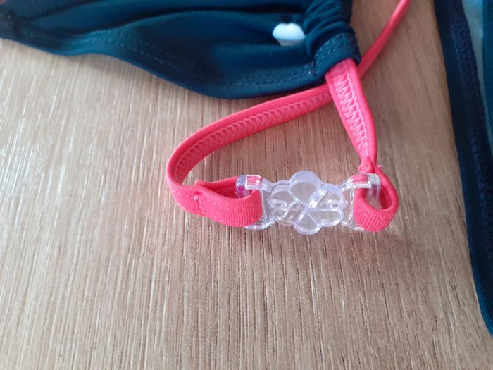 Maillot 2 pièces Kiabi 6/8 ans Très bon état - photo numéro 6