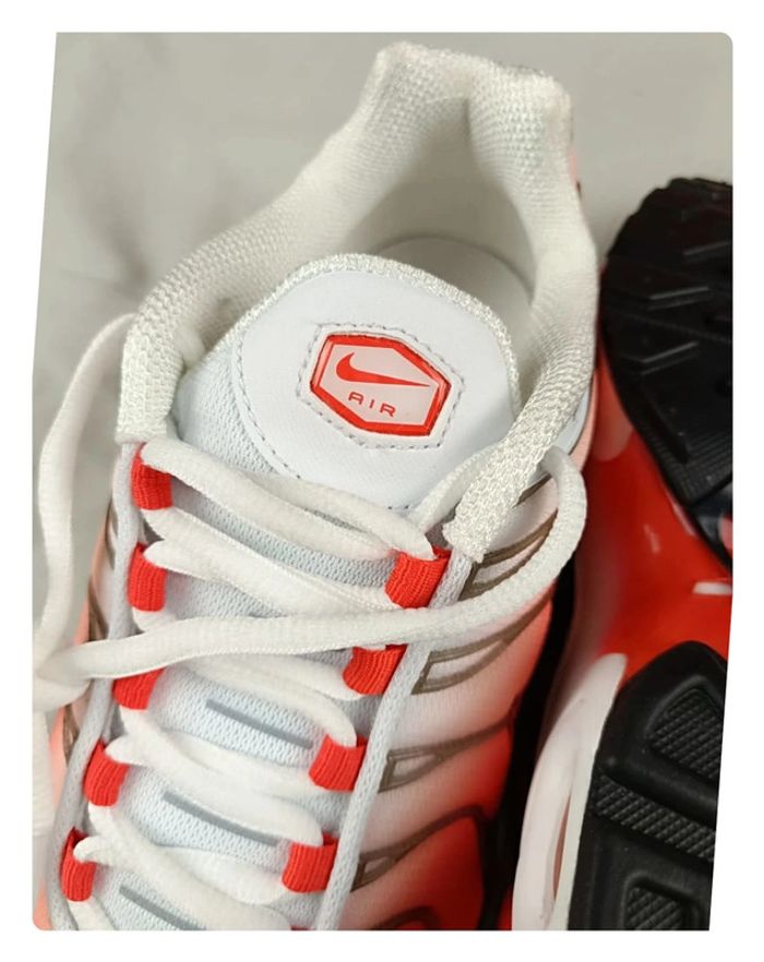 Chaussure TN requin Nike blanc et rouge liseré noir 38.5 - photo numéro 4