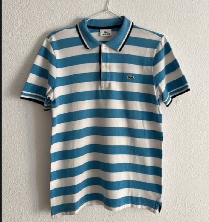 Polo Lacoste Rayas Azul y Blancas