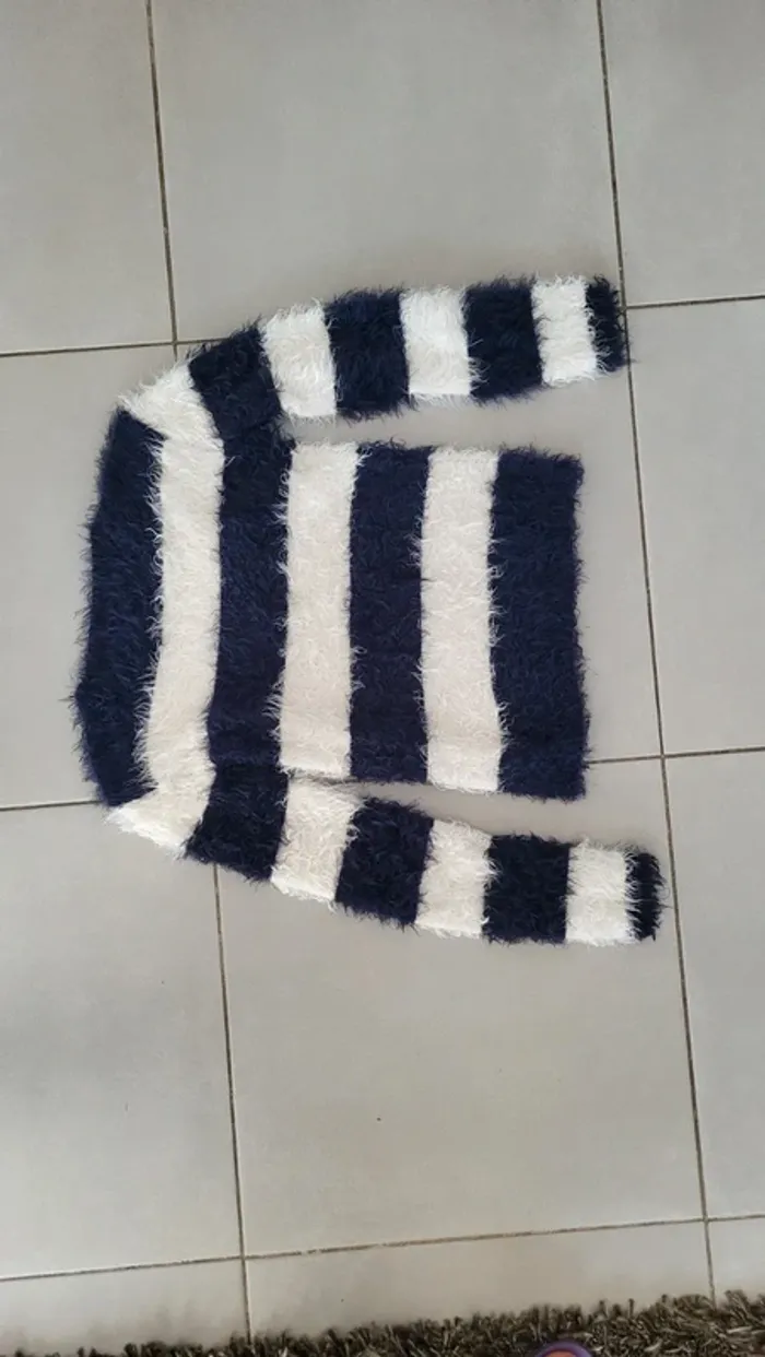 Pull chaud et doux 10 ans - photo numéro 4