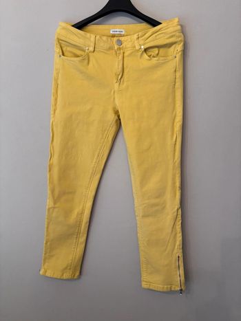 🌷Jeans femme jaune taille 40 détail fermeture éclair aux chevilles🌷