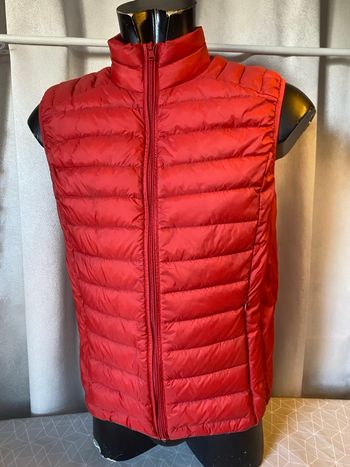 Jolie doudoune rouge Galeries Lafayette taille M