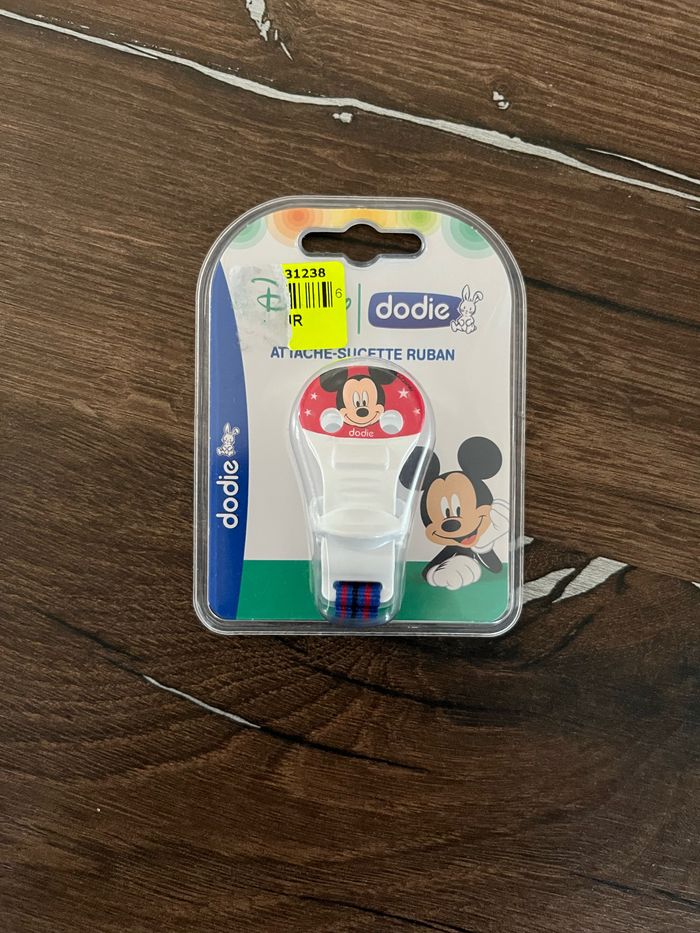 Attache tétine Mickey