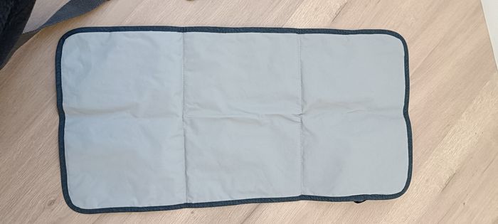 Sac à langer lassig + attache sac + tapis à langer nomade - photo numéro 3