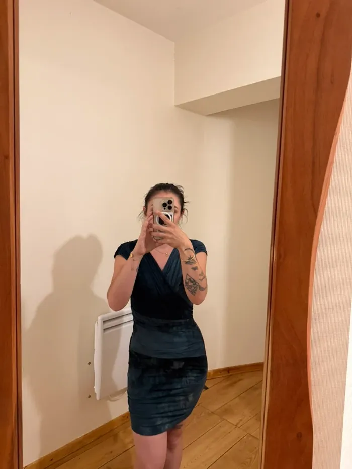 Robe Maje en très bon état bleu marine taille S - photo numéro 3