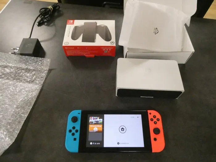 Console Nintendo Switch NEON - photo numéro 3