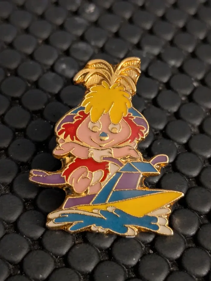 Pin's Meert Lambert personnage vintage