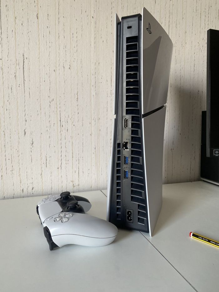 Sony Playstation 5 pro - photo numéro 2