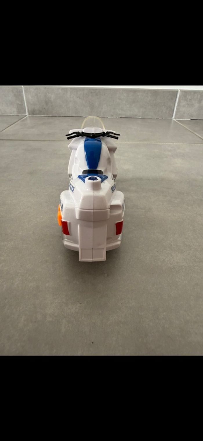 Moto police lumineuse et sonore - photo numéro 9