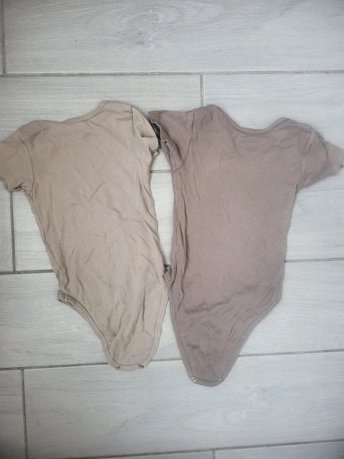 Lot bodies été fin 9mois - photo numéro 2