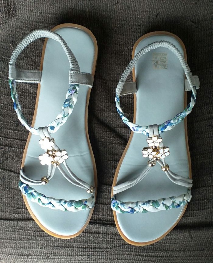 Sandales