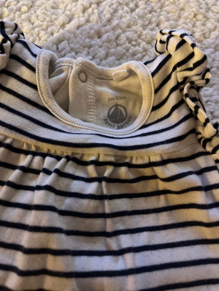 2 robes petit bateau 3 mois - photo numéro 3