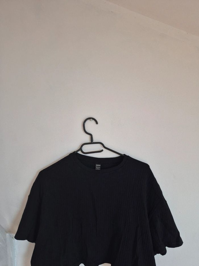 Tee-shirt court - photo numéro 2