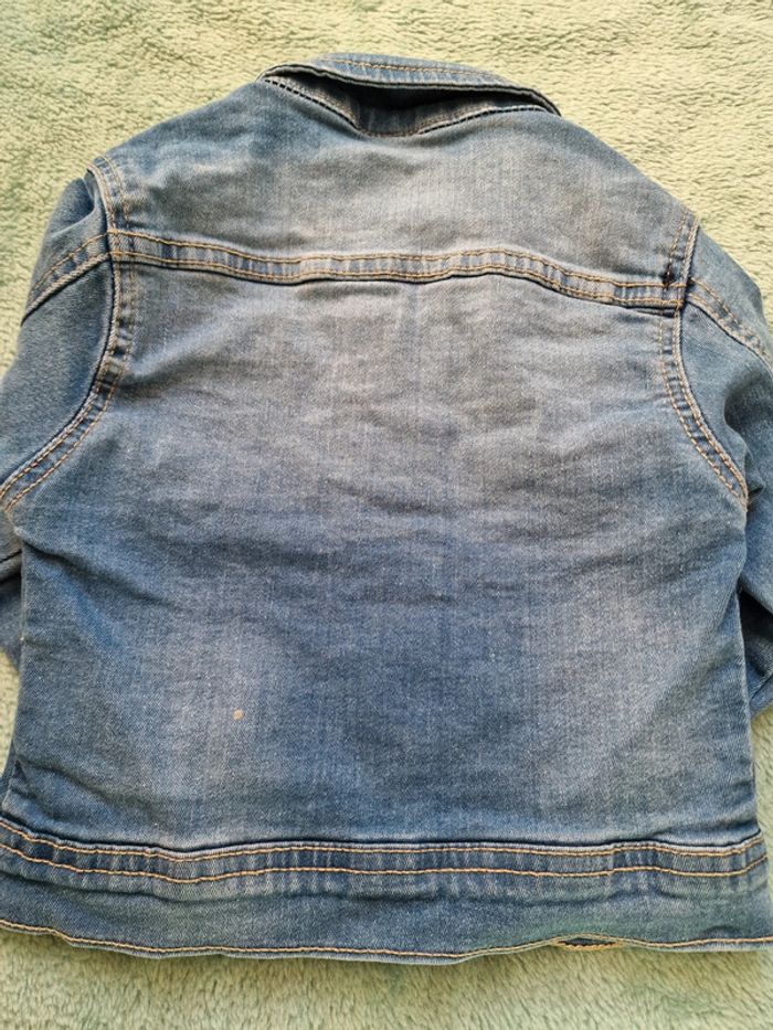 Très jolie veste en jean 92 cm - photo numéro 4