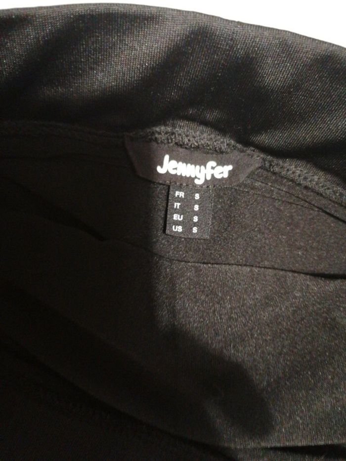 Jupe noire - photo numéro 4