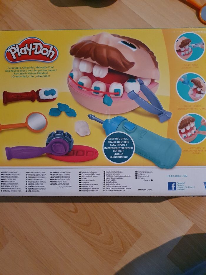 Pâte à modeler dentiste