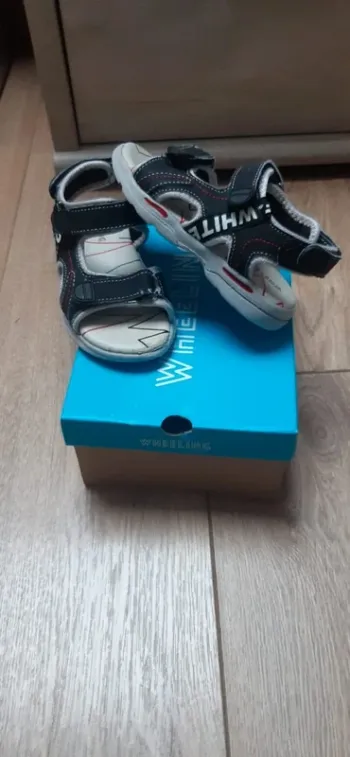 Chaussures sandales / nu-pieds noires/grises pointure 25
