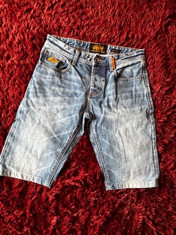 Short superdry taille S / 16 ans 