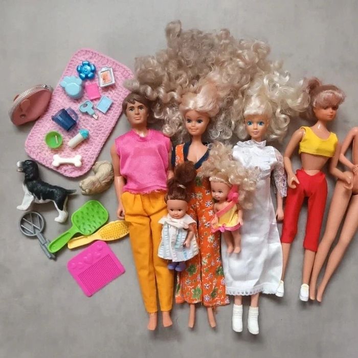 Lots de Barbies - photo numéro 3