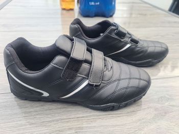 Basket / tennis à velcro 39