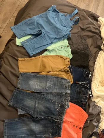 Lot de 9 pantalon et 1 salopette