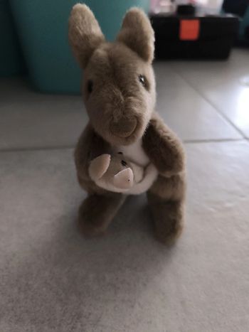 Peluche kangourou et son bébé