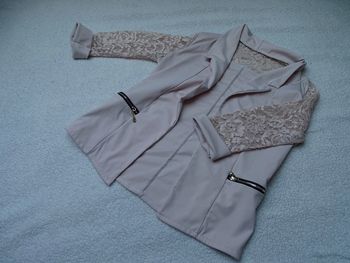 Joli blazer manches dentelles 36