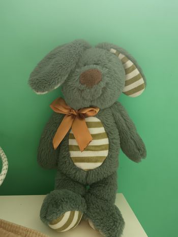 Peluche toute douce en forme de lapin