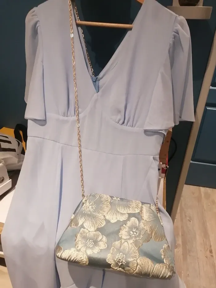 Sac à main bleu azur fleuri avec chainettes - photo numéro 2