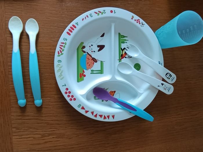 Lot coffret repas premier âge "avent" "béaba" et "babymoov" - photo numéro 3