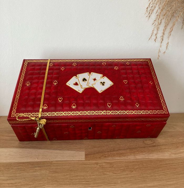 Vintage-Très belle boîte vide rouge-Effet matelassé pour cartes