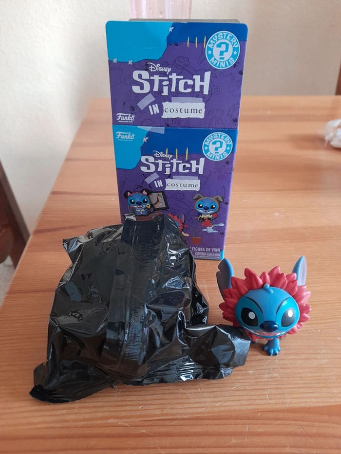 Figurine Stitch in costume