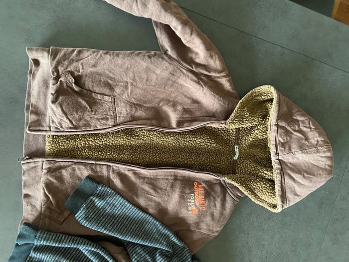 Lot de 2 sweats à capuche dont un bien chaud (polaire) garçon 10 ans - photo numéro 2