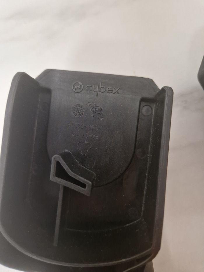 Adaptateur poussette Cybex priam - photo numéro 3
