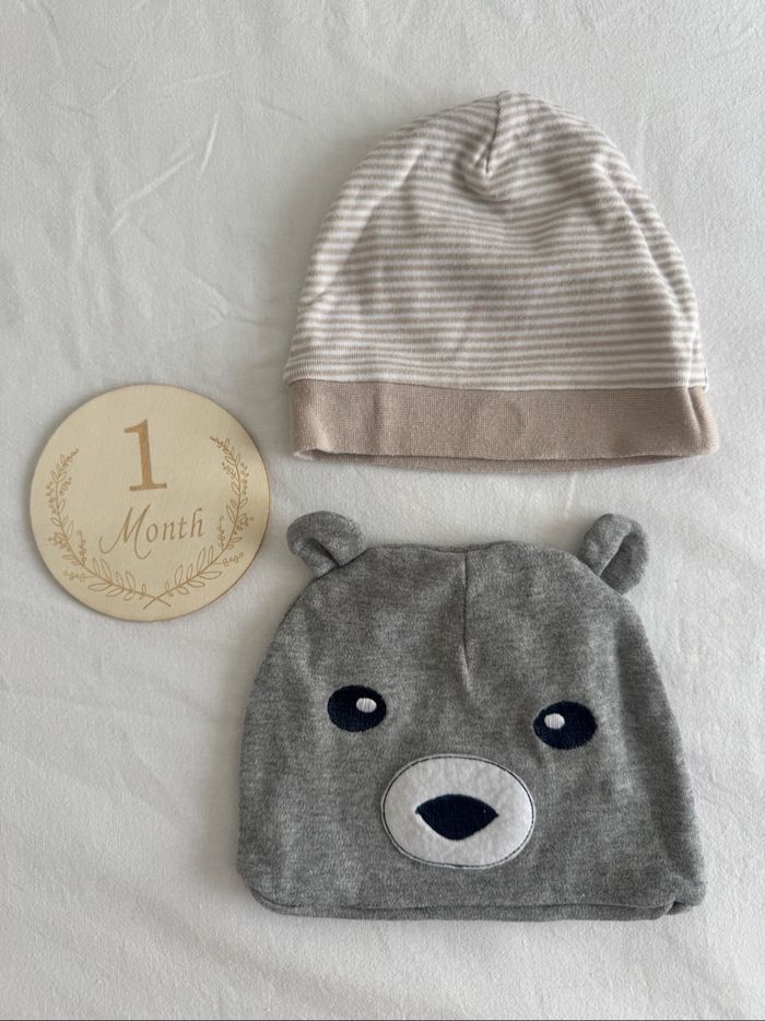 2 bonnets