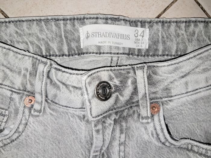 Jeans Stradivarius T.34 - photo numéro 2