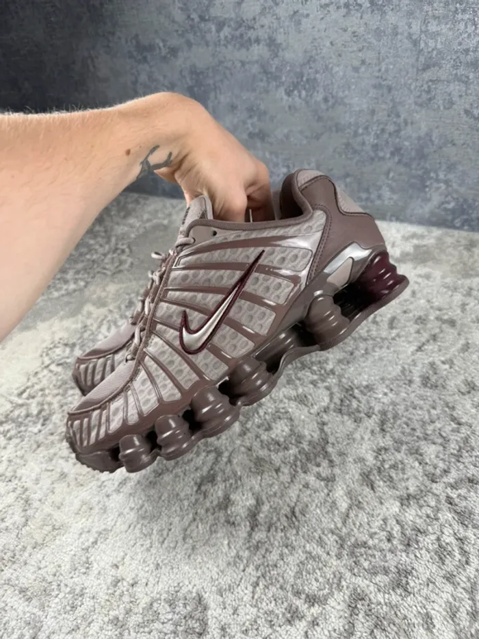 Nike Shox TL Pumice Night Marron - Brown / Bordeaux - photo numéro 19