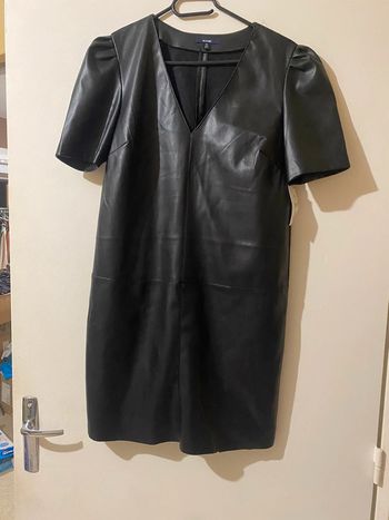 Robe en cuire noire