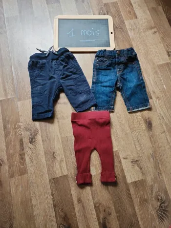 Lot pantalons 1 mois