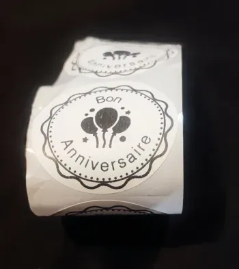 Lot de 20 étiquettes autocollantes “Bon Anniversaire” rondes 50×50 mm