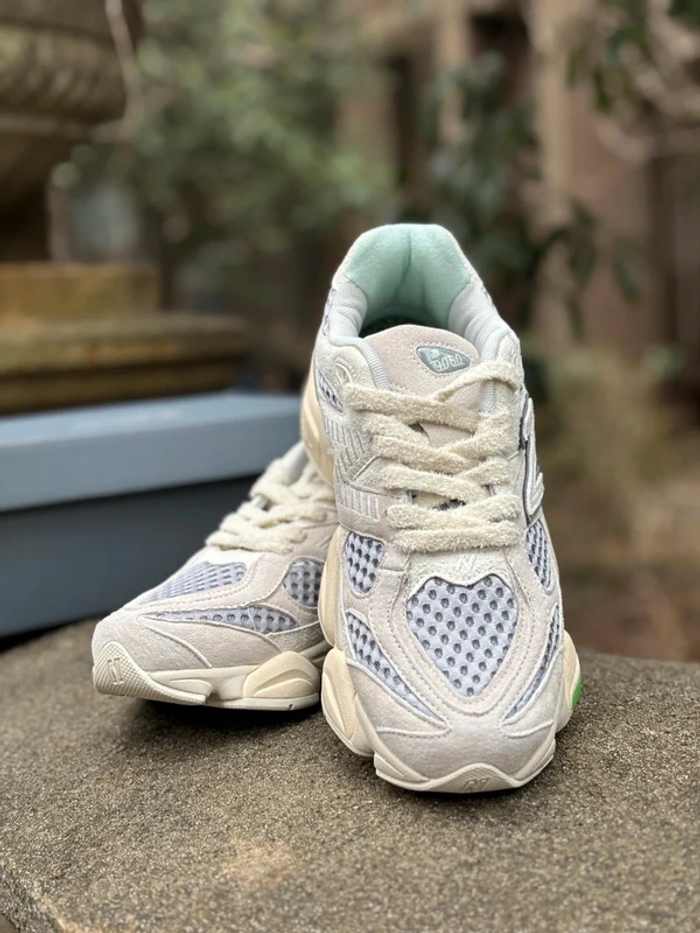 New Balance 9060 Beige 42 - photo numéro 2