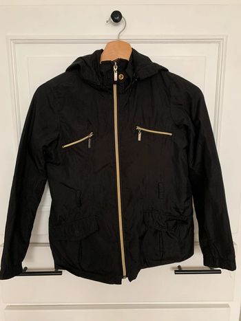 Kway noir  pour fille 7-8ans .