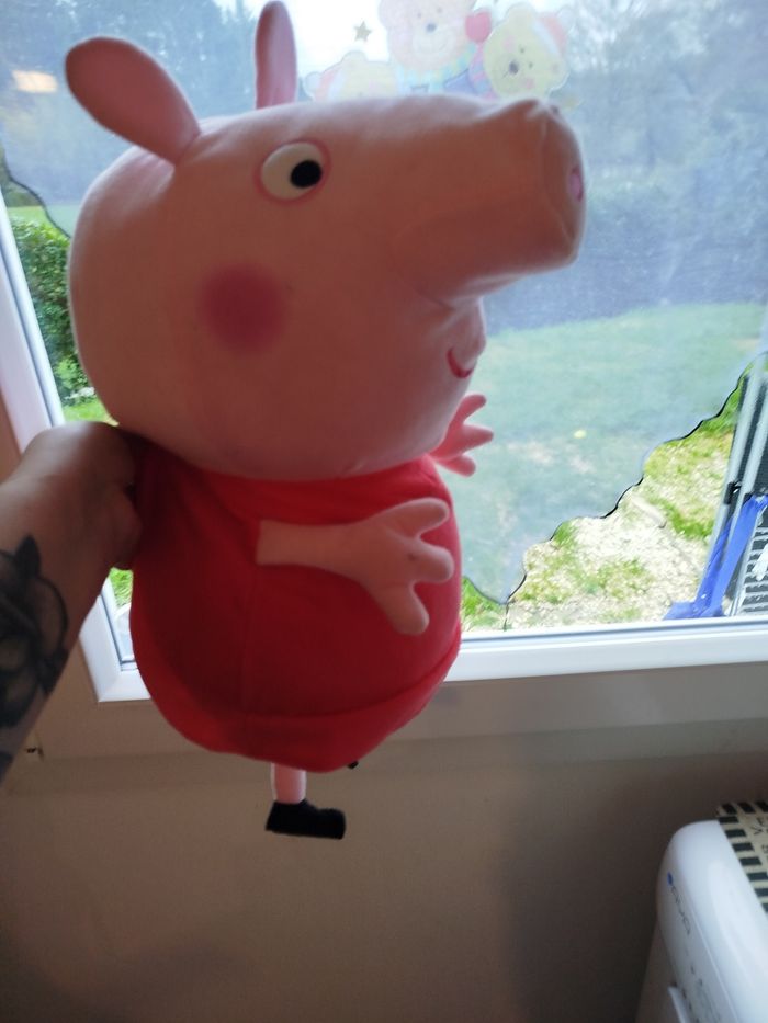 Grande peluche Peppa pig - photo numéro 2