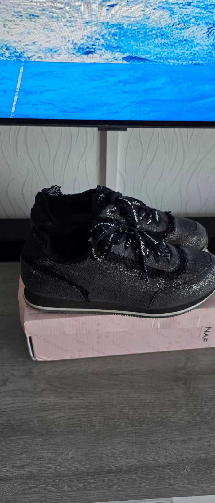 Baskets femme desigual pointure 38 - photo numéro 2