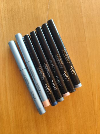 Lot de 7 ombres à paupière en stick Kiko