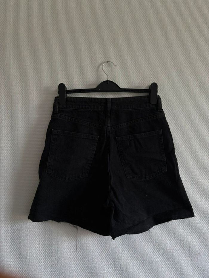 Short en jean noir - taille 36 - photo numéro 6