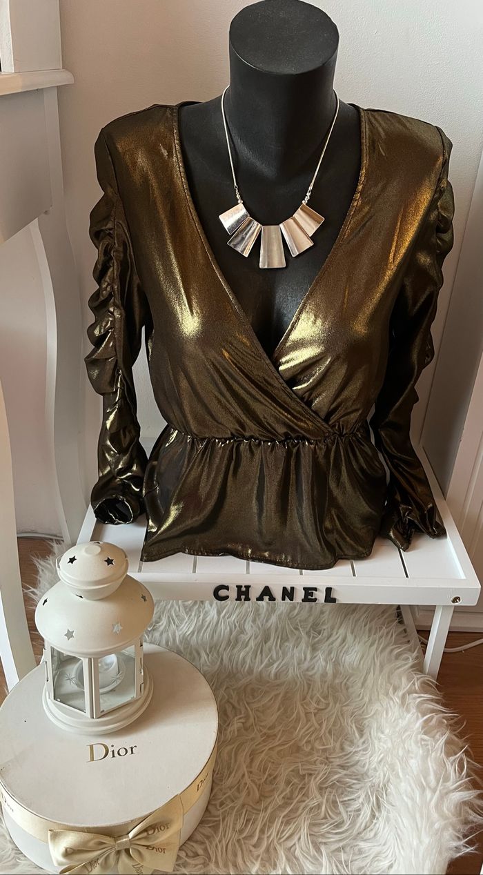 Blouse dorée effet satiné – manches froncées – T.S Zara neuve 🪩