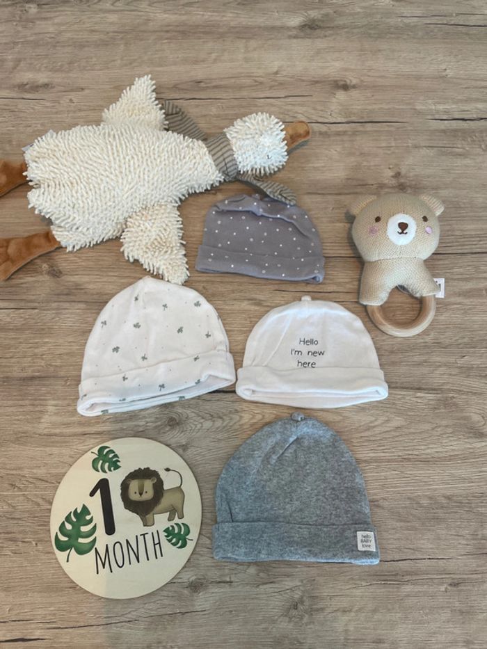 Lot 4 bonnets naissance 1 mois kiabi