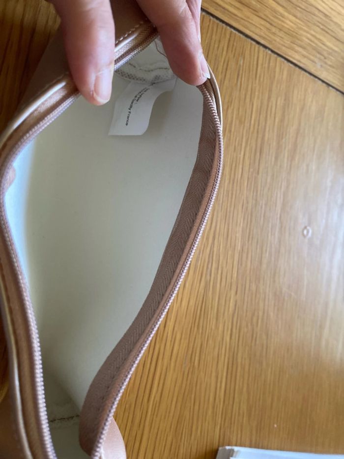 Trousse ELLE 17 cm longueur 7 cm hauteur - photo numéro 2